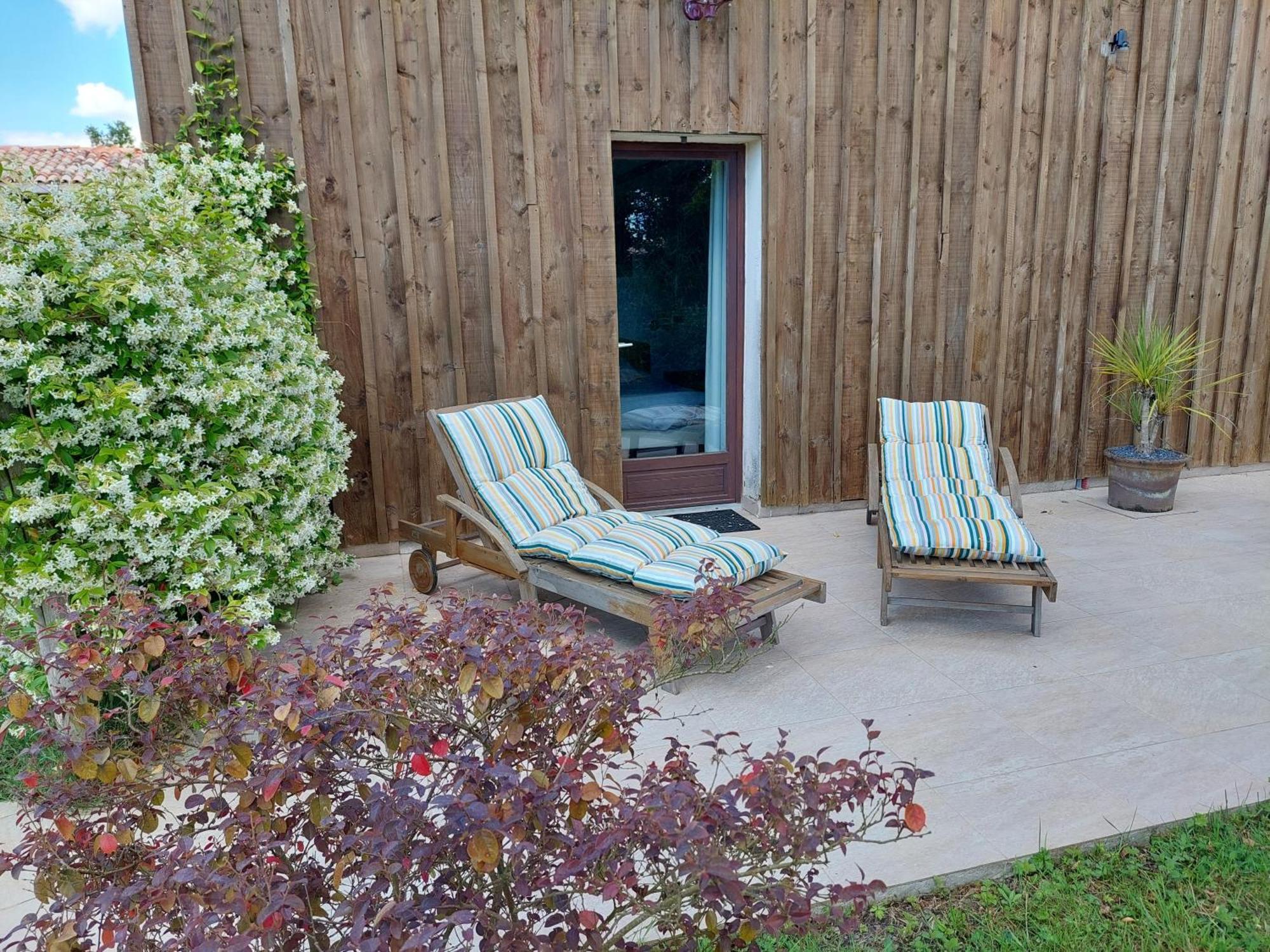 Gite Cosy Grand Confort Dans Un Ecrin De Verdure Agudelle エクステリア 写真